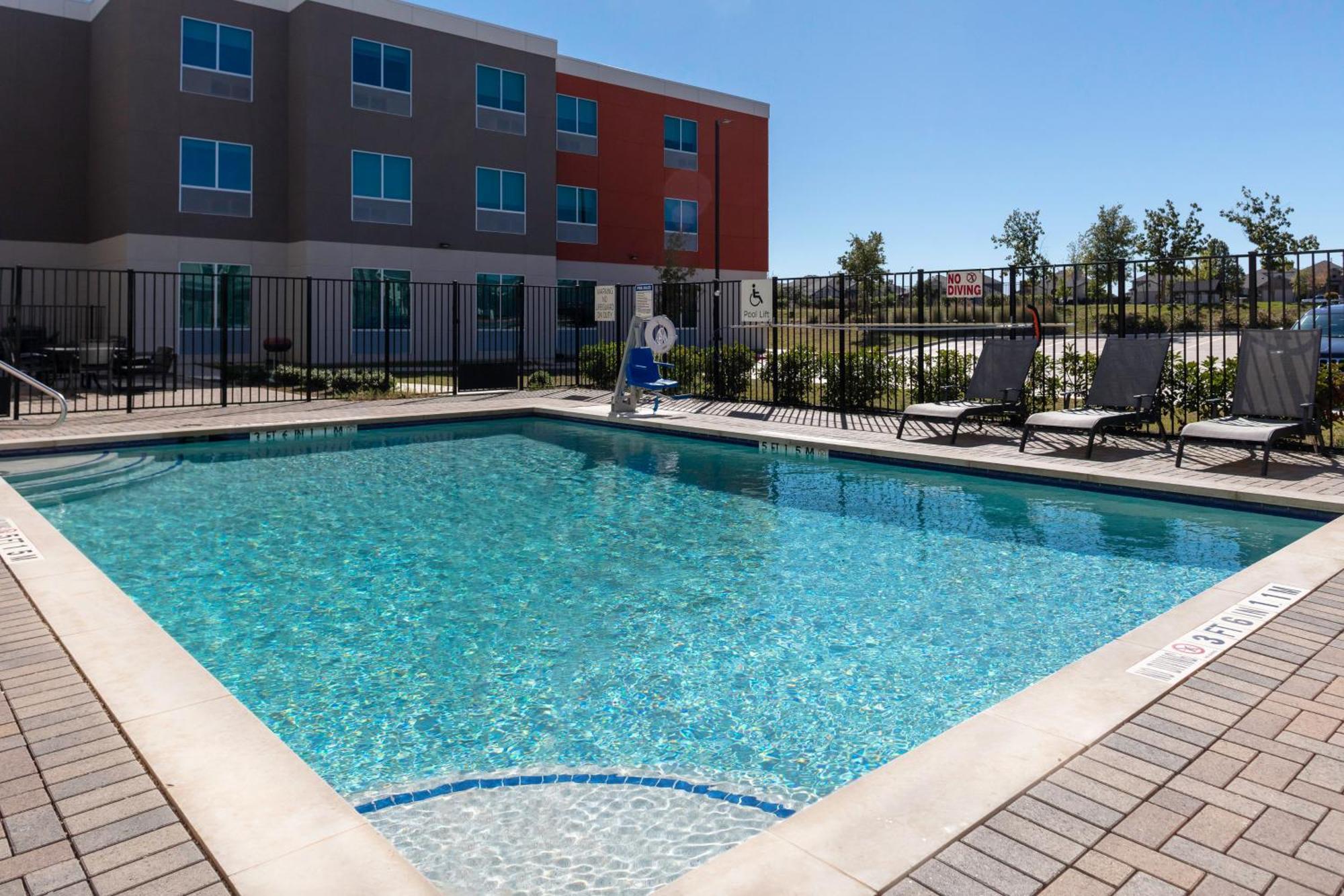 Holiday Inn Express & Suites Leander By Ihg מראה חיצוני תמונה